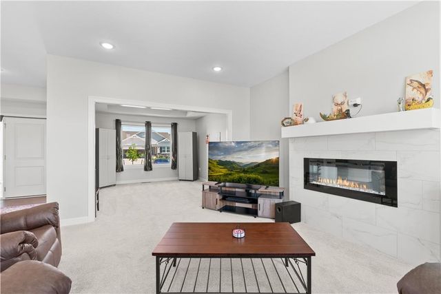 1717 SW Hightown Drive, Lee's Summit, MO 64082