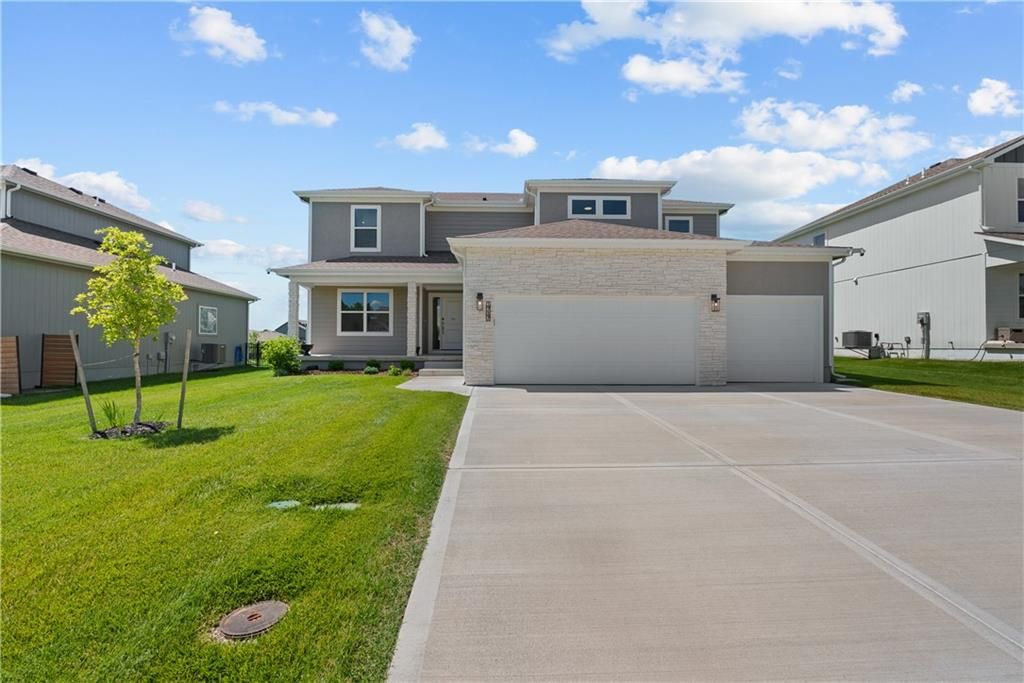 1717 SW Hightown Drive, Lee's Summit, MO 64082
