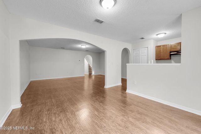 7398 PALM HILLS Drive, Jacksonville, FL 32244
