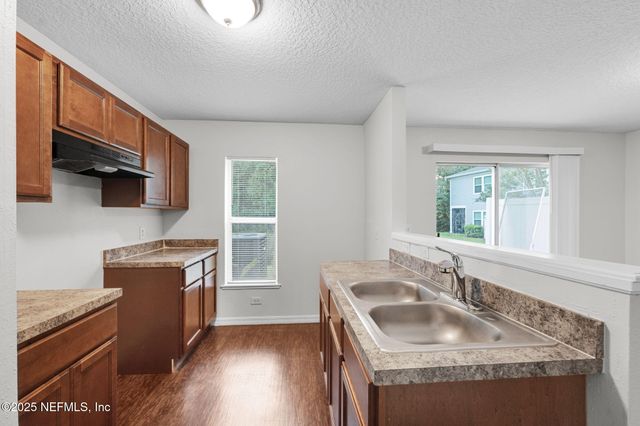 7398 PALM HILLS Drive, Jacksonville, FL 32244