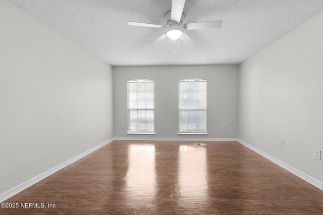 7398 PALM HILLS Drive, Jacksonville, FL 32244