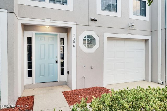 7398 PALM HILLS Drive, Jacksonville, FL 32244