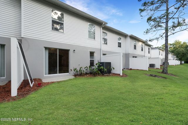 7398 PALM HILLS Drive, Jacksonville, FL 32244
