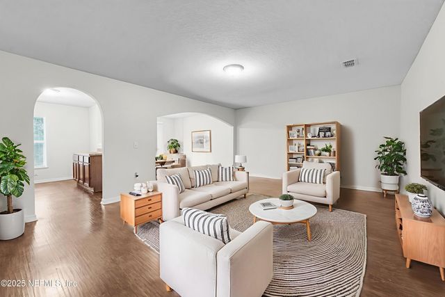 7398 PALM HILLS Drive, Jacksonville, FL 32244