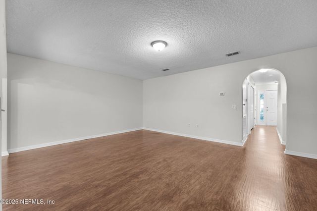 7398 PALM HILLS Drive, Jacksonville, FL 32244