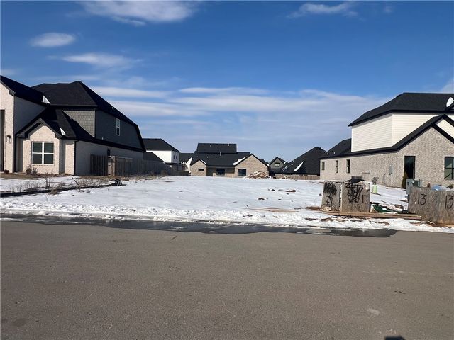 1820 Peacock Road, Centerton, AR 72719