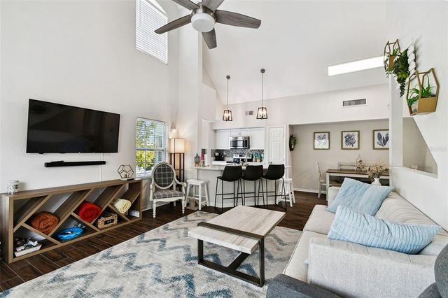 9064 LAKE CHASE ISLAND WAY, Tampa, FL 33626