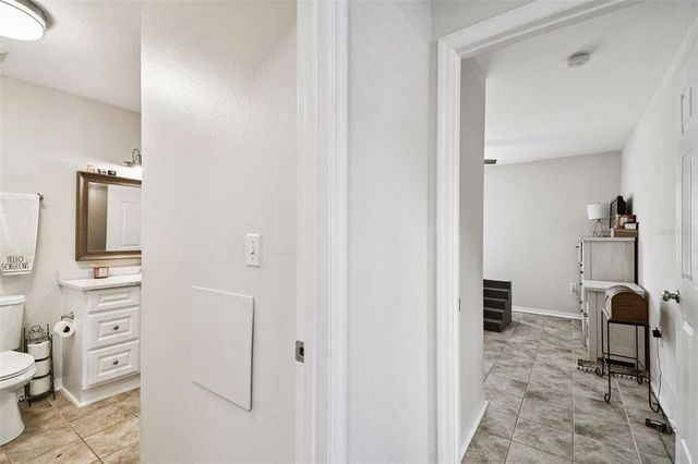 9064 LAKE CHASE ISLAND WAY, Tampa, FL 33626