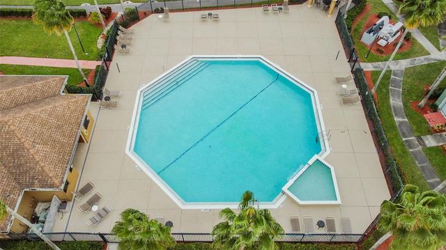 9064 LAKE CHASE ISLAND WAY, Tampa, FL 33626