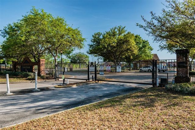 9064 LAKE CHASE ISLAND WAY, Tampa, FL 33626