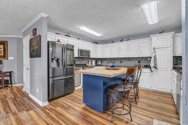 36 Par Court, Morrilton, AR 72110