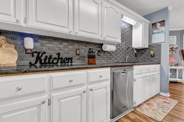 36 Par Court, Morrilton, AR 72110