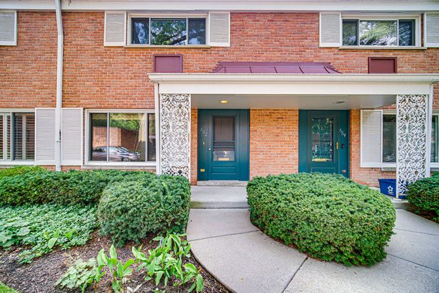 662 Carriage Hill Drive, Glenview, IL 60025