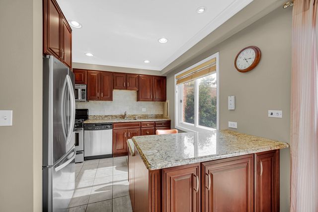 662 Carriage Hill Drive, Glenview, IL 60025