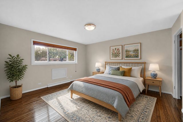 662 Carriage Hill Drive, Glenview, IL 60025