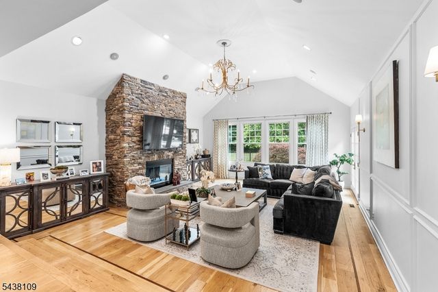 44 Brookvale Rd, Kinnelon Boro, NJ 07405