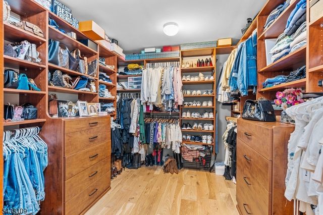 44 Brookvale Rd, Kinnelon Boro, NJ 07405