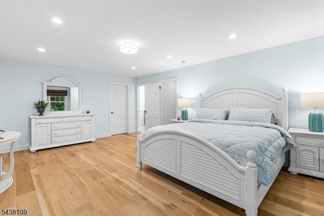 44 Brookvale Rd, Kinnelon Boro, NJ 07405