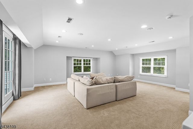 44 Brookvale Rd, Kinnelon Boro, NJ 07405