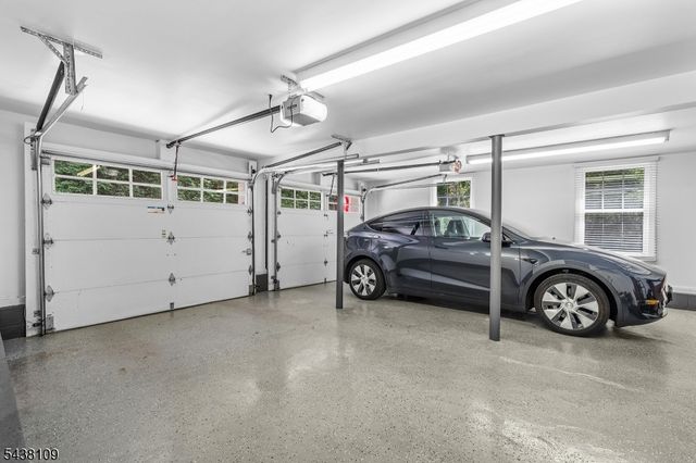 44 Brookvale Rd, Kinnelon Boro, NJ 07405