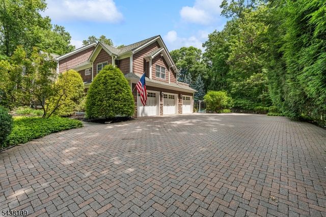 44 Brookvale Rd, Kinnelon Boro, NJ 07405