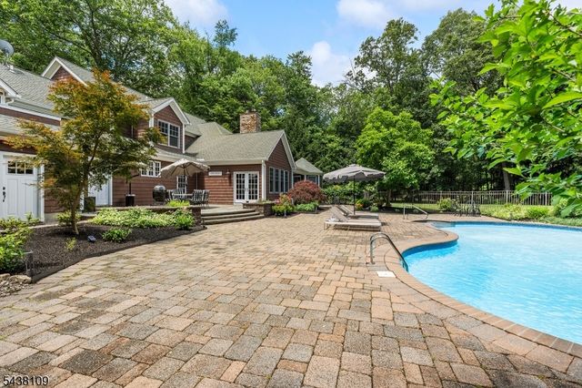44 Brookvale Rd, Kinnelon Boro, NJ 07405
