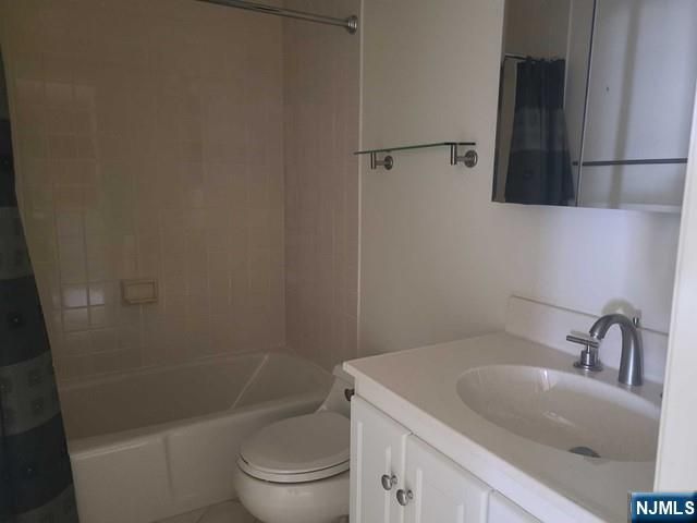 10 Peabody Court 1010, Teaneck, NJ 07666