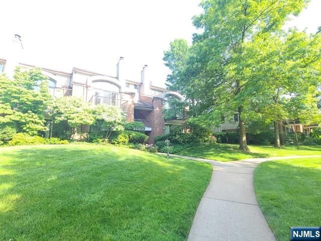 10 Peabody Court 1010, Teaneck, NJ 07666