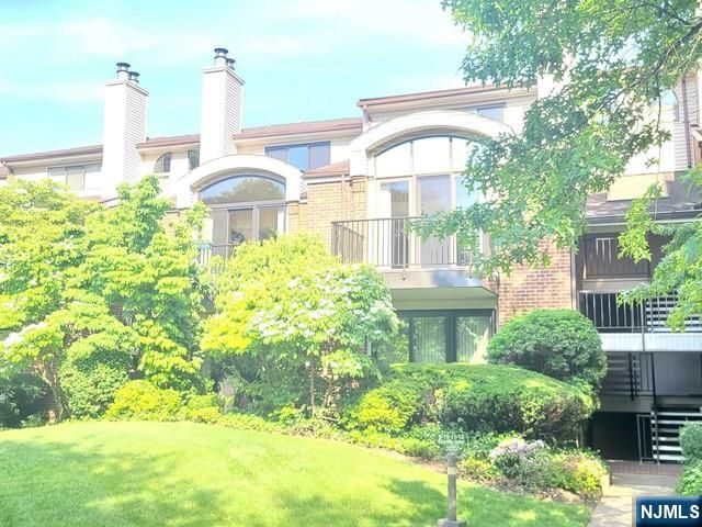 10 Peabody Court 1010, Teaneck, NJ 07666
