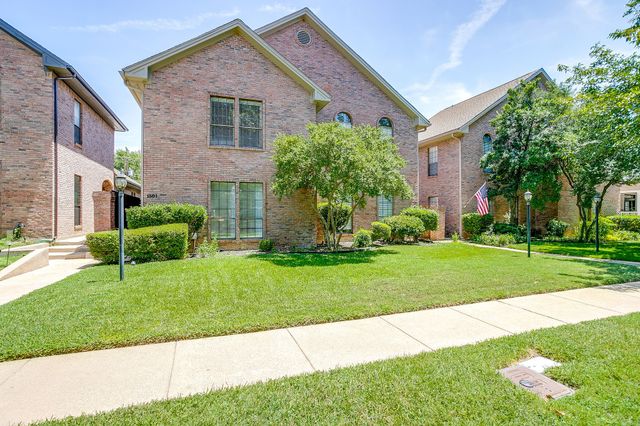 1301 Belle Place, Fort Worth, TX 76107