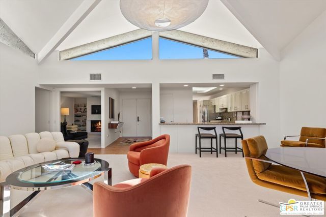 2224 Casitas Way, Palm Springs, CA 92264