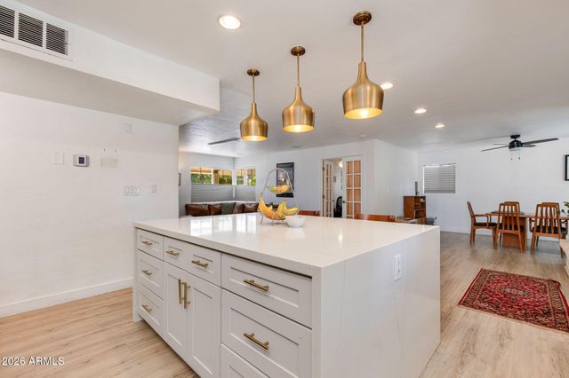 6137 N 16TH Drive, Phoenix, AZ 85015