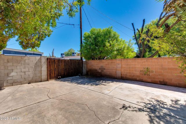 6137 N 16TH Drive, Phoenix, AZ 85015