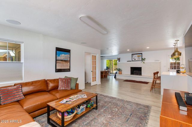 6137 N 16TH Drive, Phoenix, AZ 85015