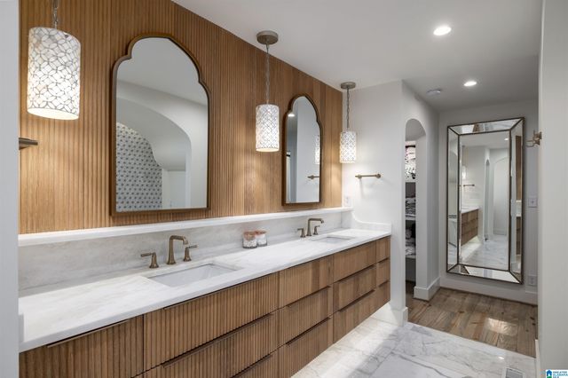 2600 ALTADENA ROAD, Vestavia Hills, AL 35243