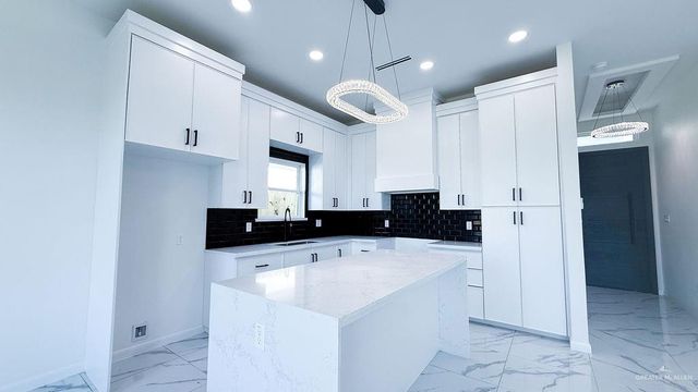2319 E Tamarindo Street, Hidalgo, TX 78557