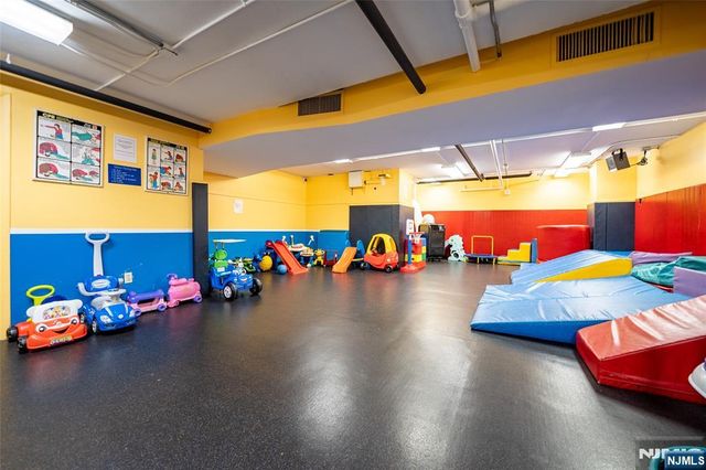 7002 Boulevard E PH 43A, Guttenberg, NJ 07093