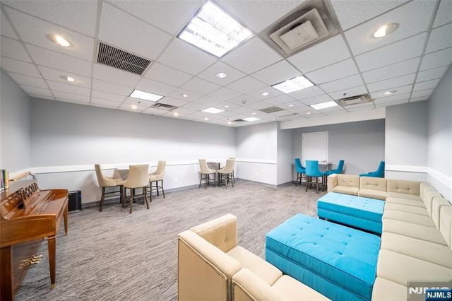 7002 Boulevard E PH 43A, Guttenberg, NJ 07093