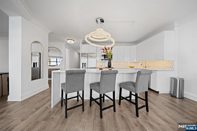 7002 Boulevard E PH 43A, Guttenberg, NJ 07093