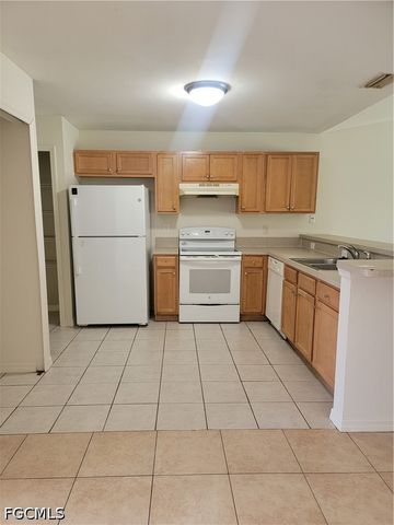 4511 30th ST SW, Lehigh Acres, FL 33973