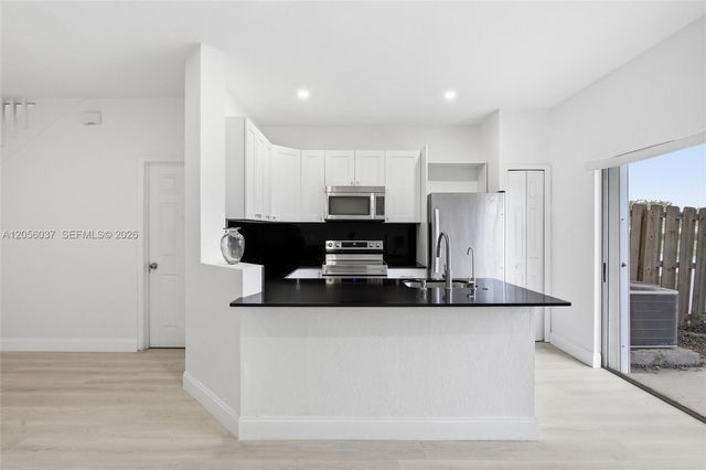 10863 NW 83rd 2 2, Doral, FL 33178