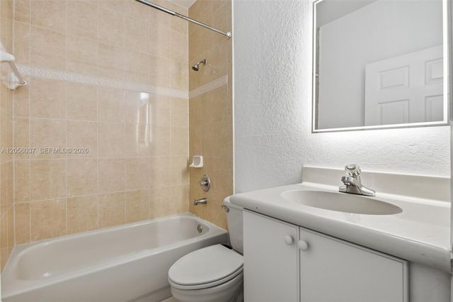 10863 NW 83rd 2 2, Doral, FL 33178