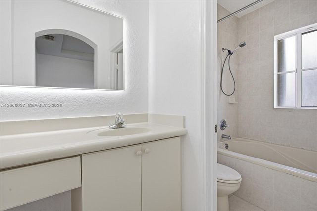 10863 NW 83rd 2 2, Doral, FL 33178