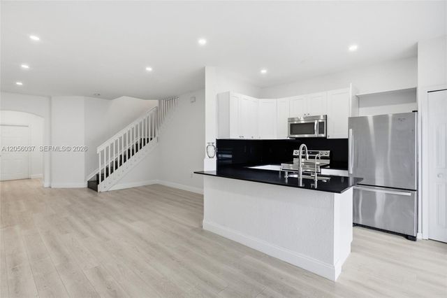 10863 NW 83rd 2 2, Doral, FL 33178