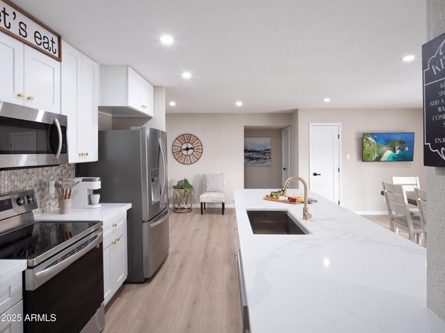 8731 E COLUMBUS Avenue, Scottsdale, AZ 85251