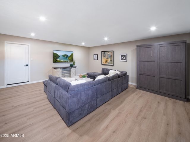 8731 E COLUMBUS Avenue, Scottsdale, AZ 85251