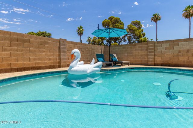 8731 E COLUMBUS Avenue, Scottsdale, AZ 85251