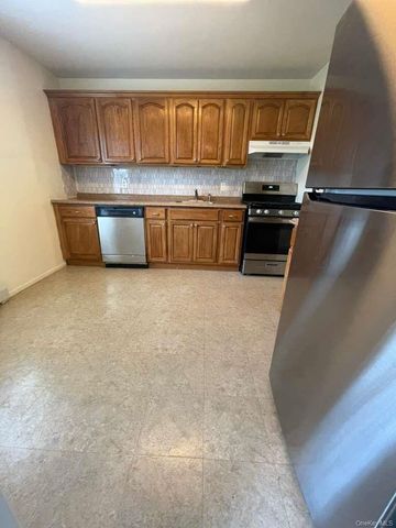 220 Parkside Drive 220, Suffern, NY 10901