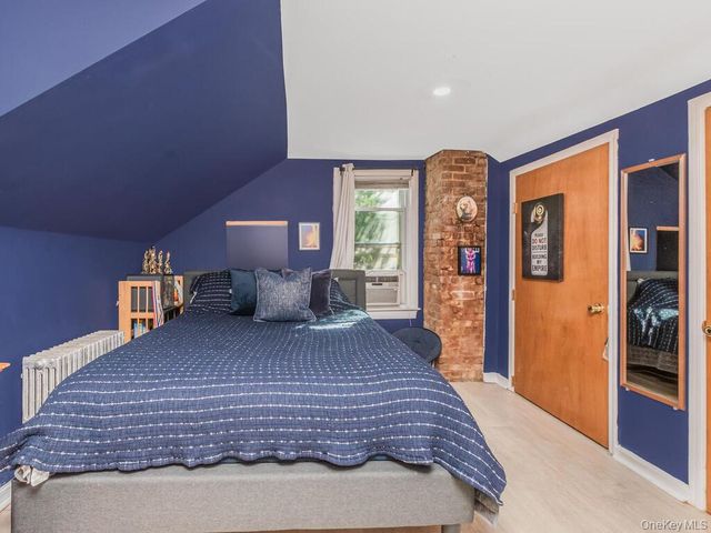 393 City Island Avenue, Bronx, NY 10464