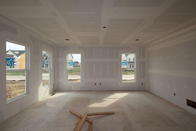 74 Banyan Drive, Lewis Center, OH 43035